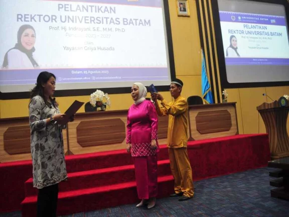 Pelantikan Prof. Indrayani, SE, MM, P.hD sebagai Rektor Universitas Batam masa periode 2023-2027
